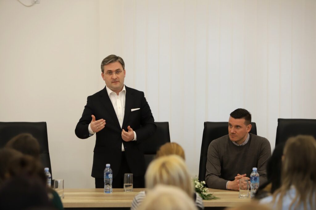 НИКОЛА СЕЛАКОВИЋ ПОСЕТИО ОО СНС У СМЕДЕРЕВСКОЈ ПАЛАНЦИ