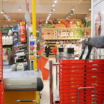 ЗА ГОДИНУ ДАНА НАЈВИШЕ ПОСКУПЕЛИ МЛЕКО, СИР И ЈАЈА