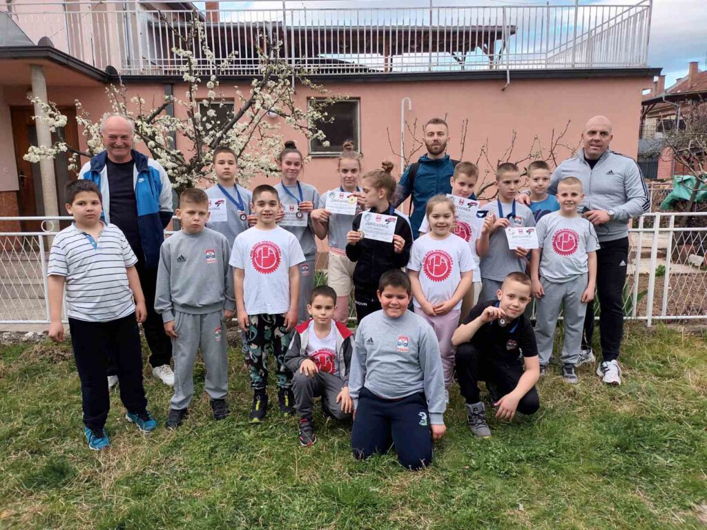 ПАЛАНАЧКИ ЏУДИСТИ ОСМИ НА РЕГИОНАЛНОМ ШКОЛСКОМ ПРВЕНСТВУ