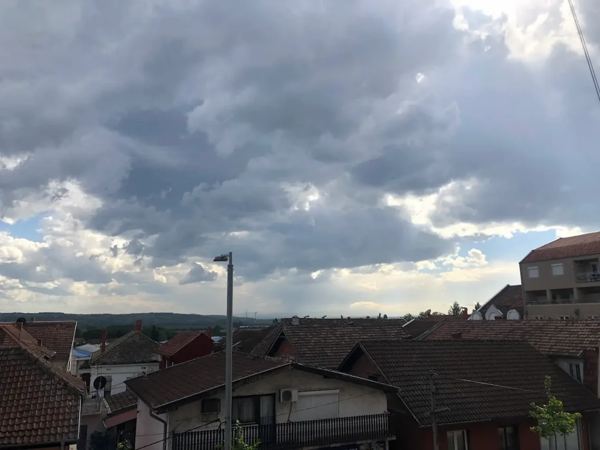 облаци паланка