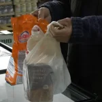 ПИО ФОНД НАЈАВИО ПОДЕЛУ ДОДАТНИХ ПАКЕТА ПОМОЋИ ЗА НАЈУГРОЖЕНИЈЕ ПЕНЗИОНЕРЕ