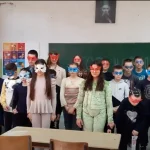 (ВИДЕО) УЧЕНИЦИ ОШ „ЂОРЂЕ ЈОВАНОВИЋ“ ИЗ СЕЛЕВЦА ИЗВОДЕ ПРЕДСТАВУ „СТОП НАСИЉУ“