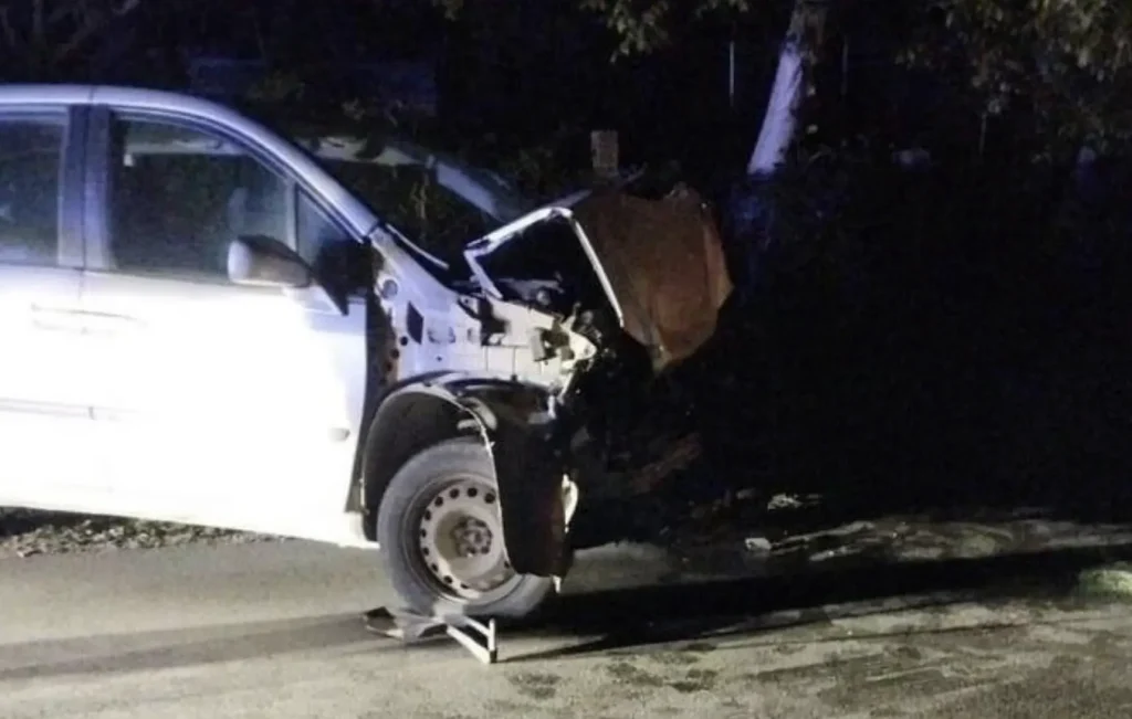 ТЕШКА САОБРАЋАЈКА У КОЛАРИМА: Директан судар два аутомобила