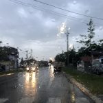 ВЕЛИКО НЕВРЕМЕ НА ВРАТИМА СРБИЈЕ Стиже олујни ветар, киша, на планинама снег, а за викенд ШОКАНТНА ПРОМЕНА