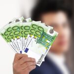 ЕВО КОЛИКЕ ПЛАТЕ ИМАЈУ ШЕФОВИ ДРЖАВА У РЕГИОНУ Све црно на бело- Највише зарађује председник Албаније