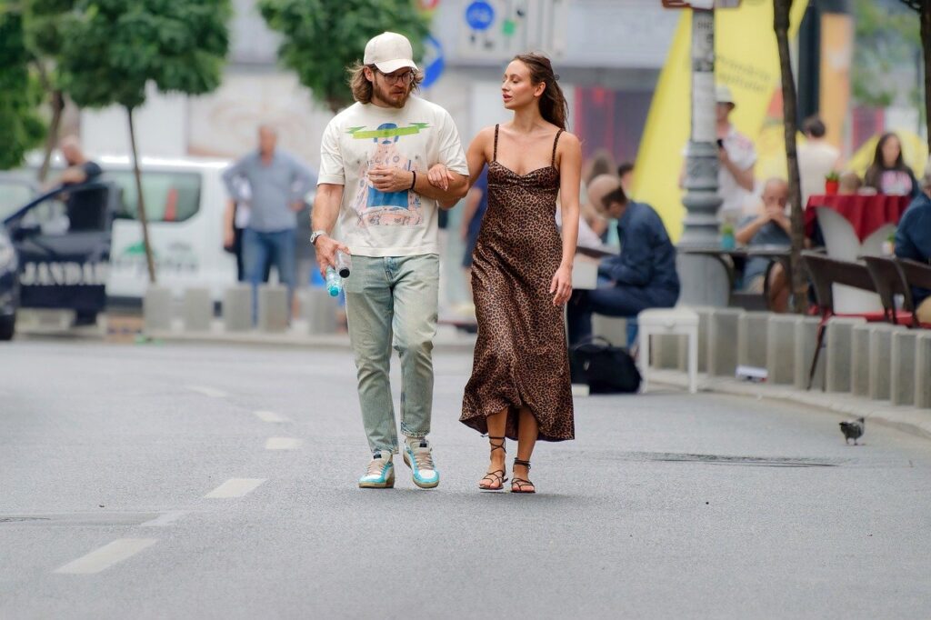 МЛАДИ У СРБИЈИ НЕ НАПУШТАЈУ РОДИТЕЉСКИ ДОМ ПРЕ 32 ГОДИНЕ – ЗАШТО СМО ИЗНАД ЕВРОПСКОГ ПРЕОСЕКА