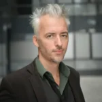 RUŽNOĆA BESMISLA – KRALJ ČAČKA i HEJ MAMA, HEJ TATA