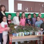 ПРОДАЈНА ИЗЛОЖБА ЦВЕЋА УЧЕНИКА ОШ „ОЛГА МИЛОШЕВИЋ“ ИЗ СМЕДЕРЕВСКЕ ПАЛАНКЕ