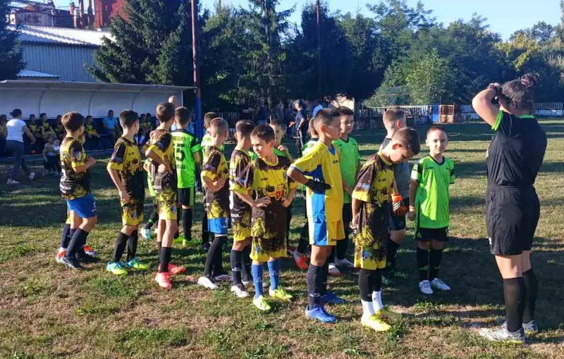 УСПЕШНА ПРЕМИЈЕРНА ПОЛУСЕЗОНА У ЈАСЕНИЧКОЈ ДЕЧИЈОЈ ФУДБАЛСКОЈ ЛИГИ!