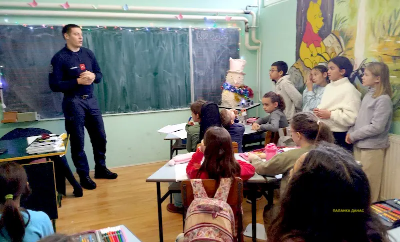 ОШ „Станоје Главаш“ Глибовац Ватрогасци одржали интерактивно предавање о безбедности